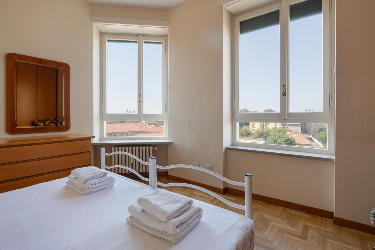 Milano - Roomy Apartment 300 M From M3 Affori Fn! Exterior photo