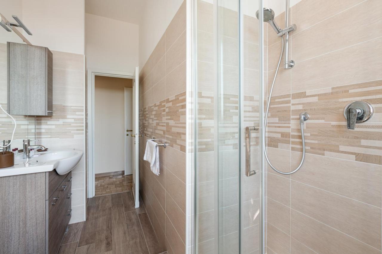 Milano - Roomy Apartment 300 M From M3 Affori Fn! Exterior photo